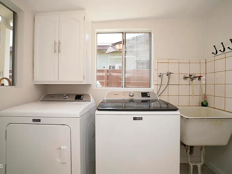 2938 Warwick Ave — Photo 11