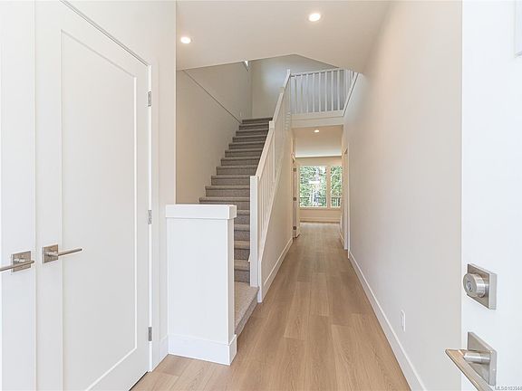 4th image of 2172 Bellflower Dr