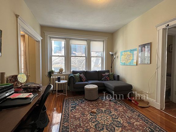 3rd image of 64 Woodstock Ave APT 14