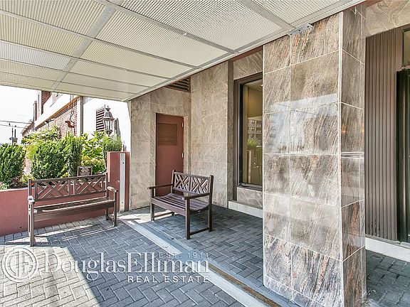 5th image of 55 Monroe Blvd APT 4H