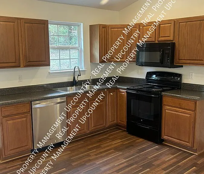 229 Lions Park Rd — Photo 4