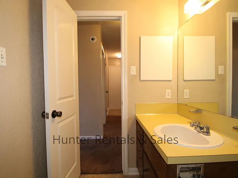 2810 Lawndale St — Photo 24