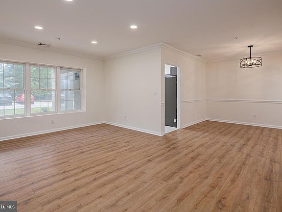 3rd image of 200 Belmont Forest Ct Unit 101