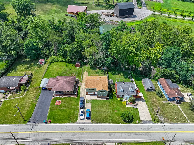 734 Millers Run Rd — Photo 2