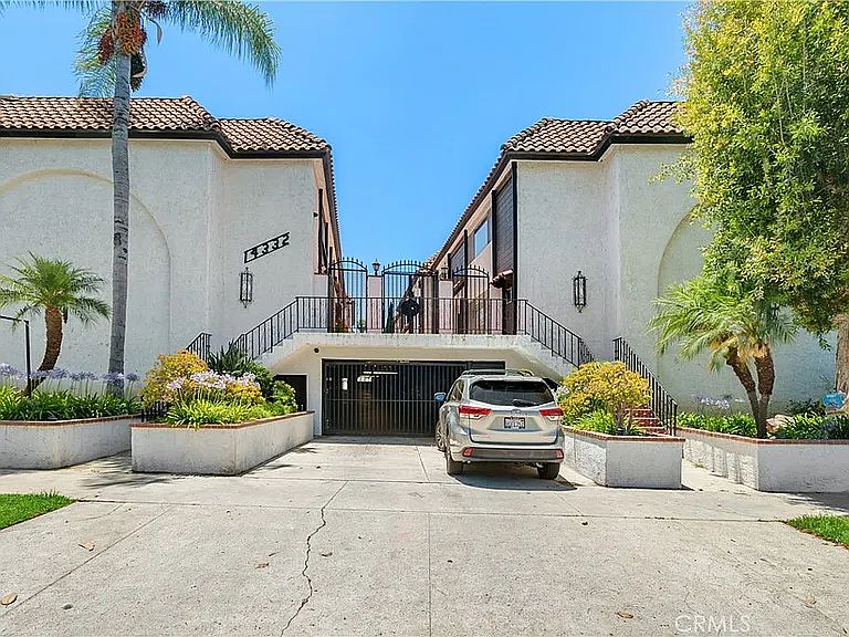 1st image of 14433 Dickens St #25