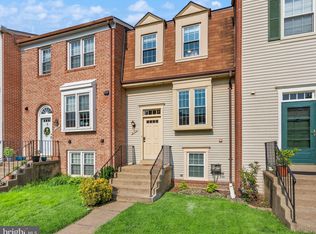2759 Stone Hollow Dr, Vienna, VA 22180