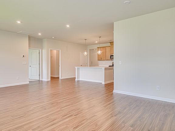 5th image of 105 King Tucks Way