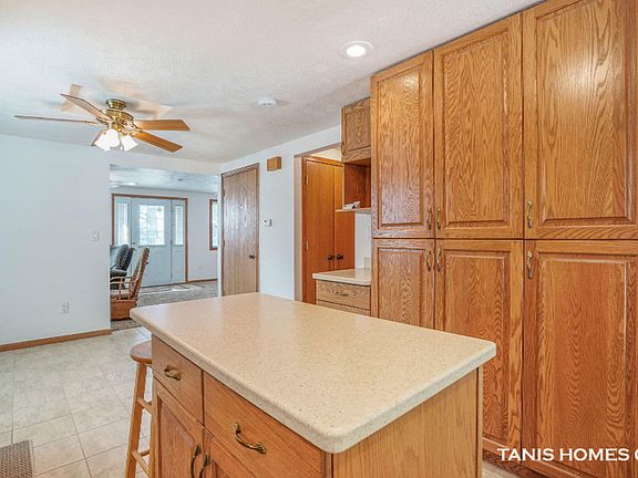 5th image of 15252 Silver Beach Dr