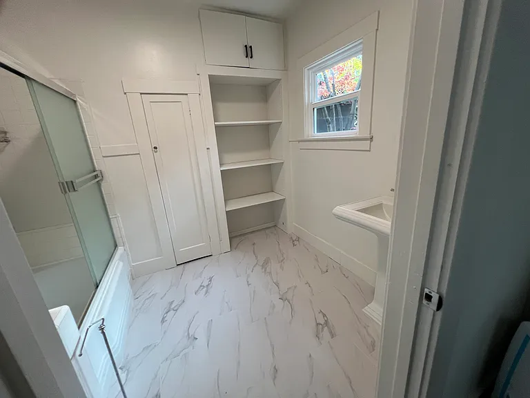 400 Webster St — Photo 8