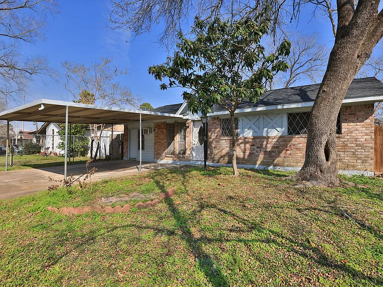 9834 Denning Dr — Photo 1