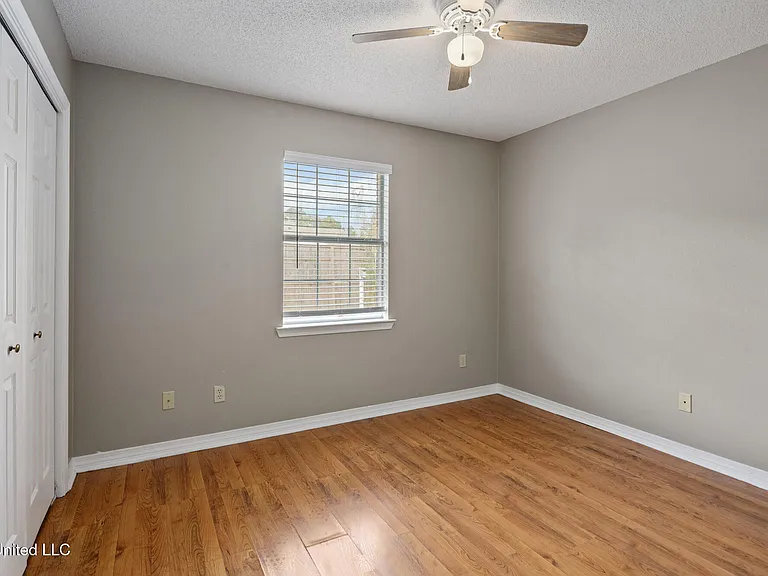 508 Woodward Dr — Photo 10