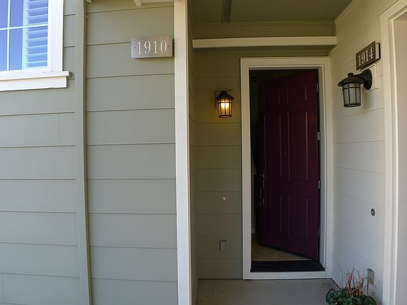 2nd image of 1910 Northshore Dr