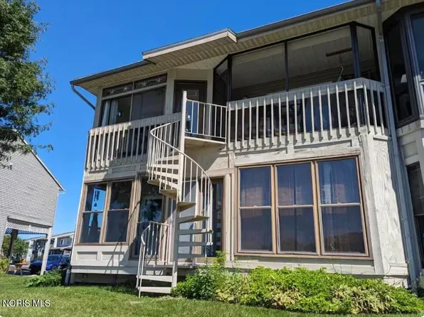 6342 N Harris Harbor Dr, Oak Harbor, OH 43449