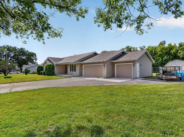 6612 Saddle Club Dr, Roscoe, IL 61073