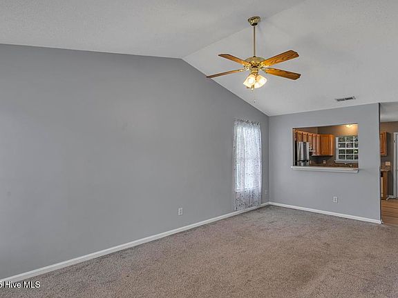 3rd image of 1081 W Pueblo Dr