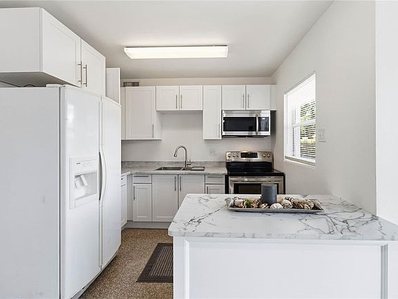 3rd image of 6018 W Livingston St