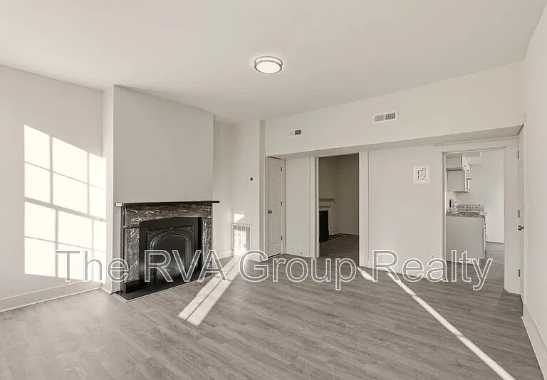 27 S Jefferson St #A — Photo 6