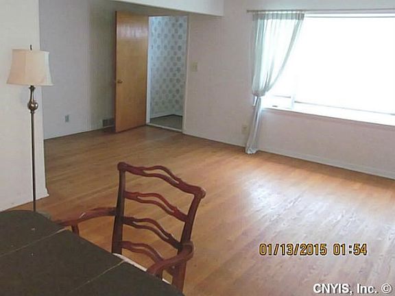 5th image of 207 Wilmore Pl