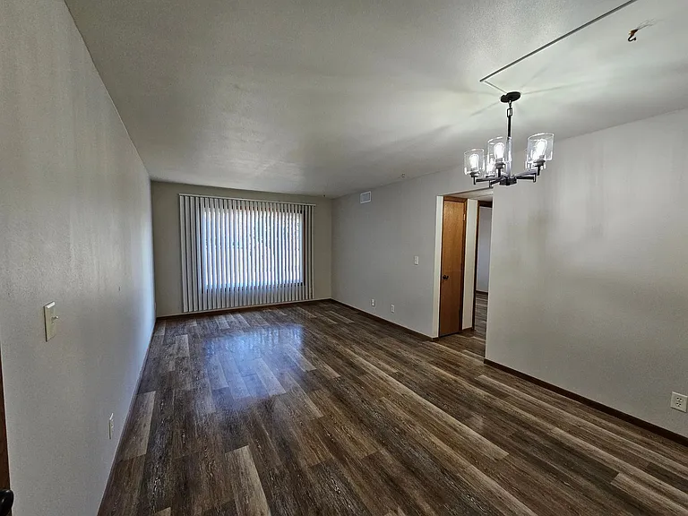 3520 Evergreen Dr — Photo 9