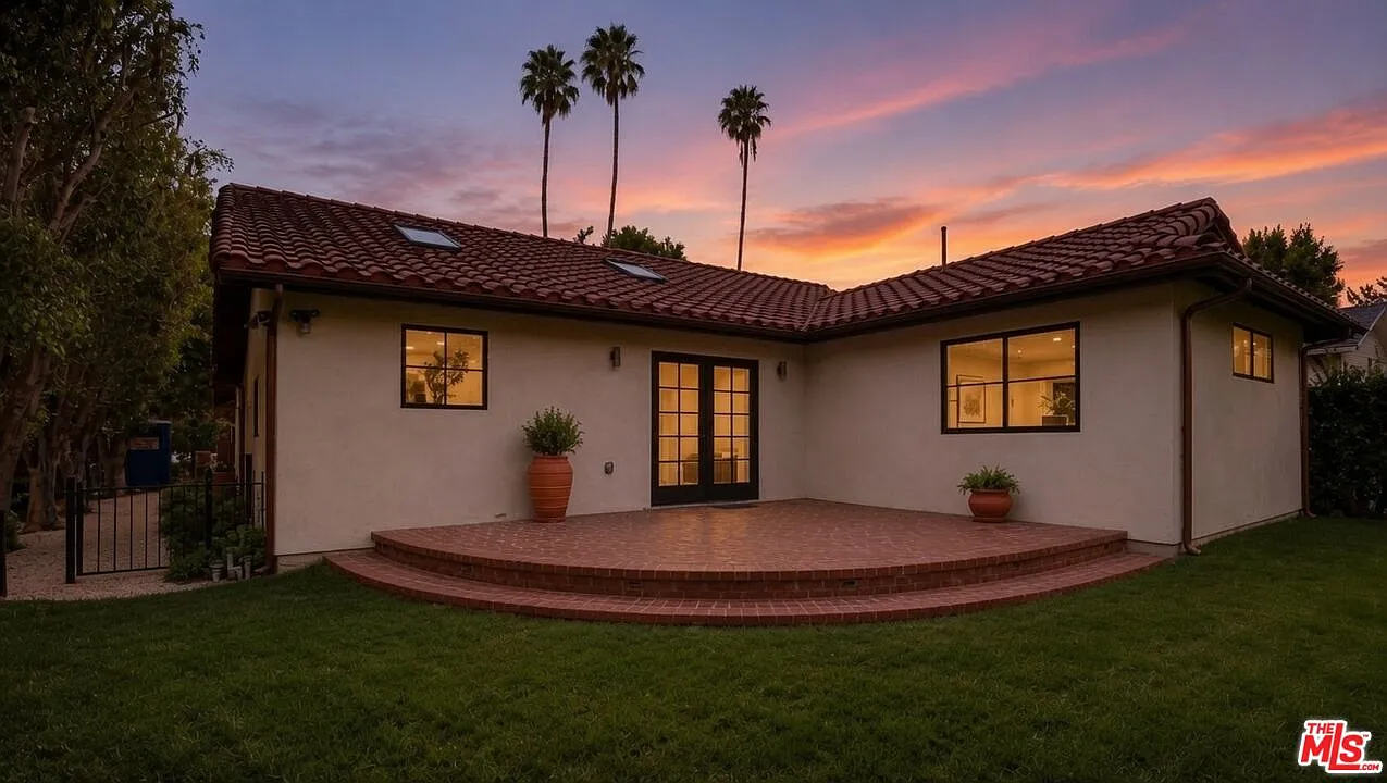 4 bed, 3.5 bath, 2600 sqft, $14,500 — Photo 1