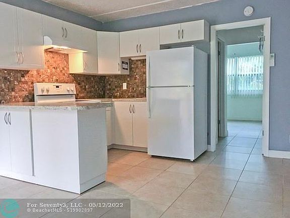 5th image of 3251 SW 44th St APT 205