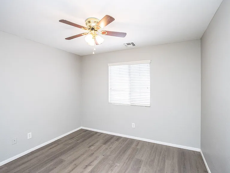 1478 E Stirrup Ln — Photo 18