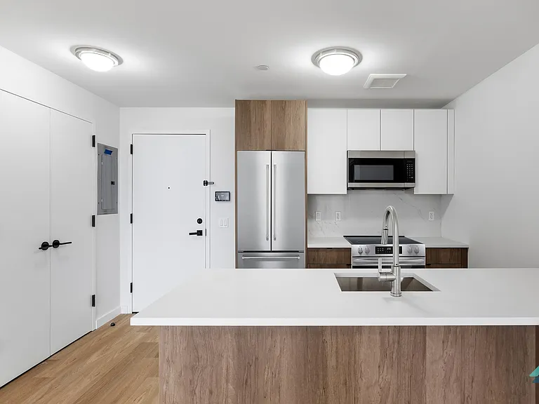 3510 Glenwood Rd #2F — Photo 3