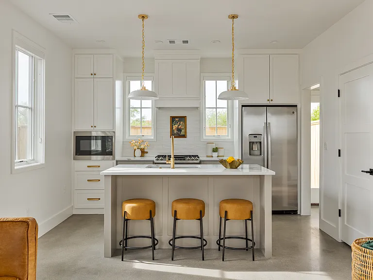 972 Hangar Dr — Photo 12