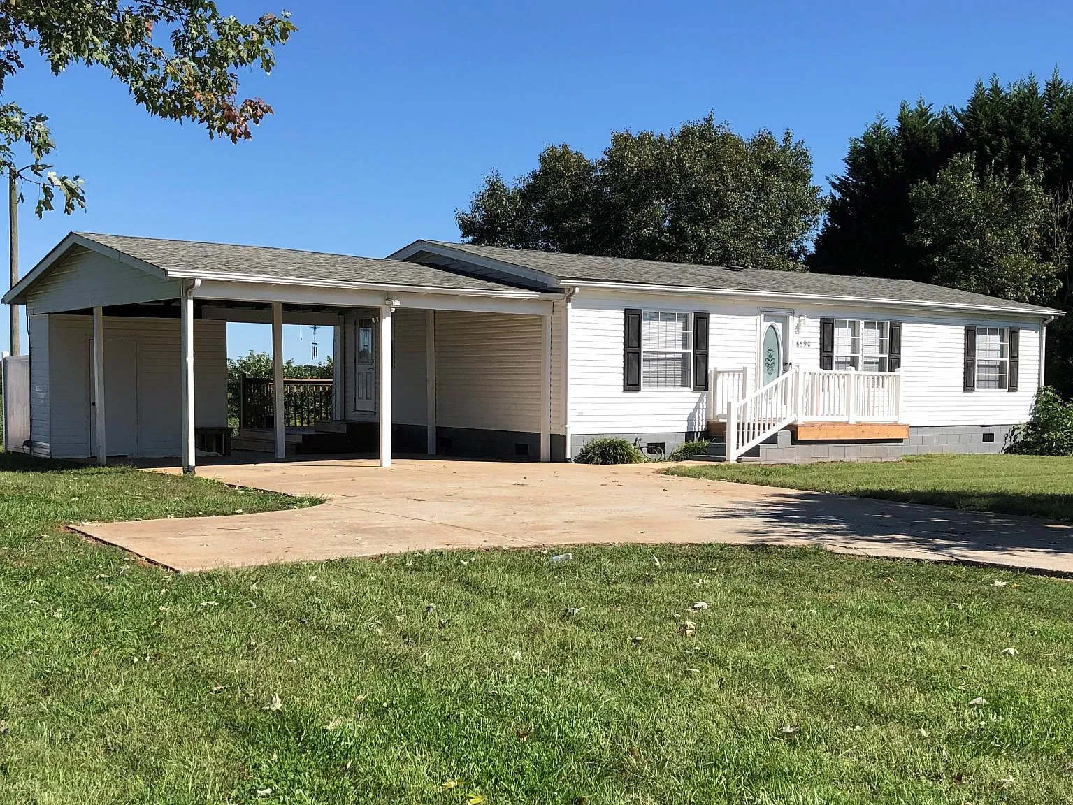 3 bed, 1156 sqft, $1,600 — Photo 1