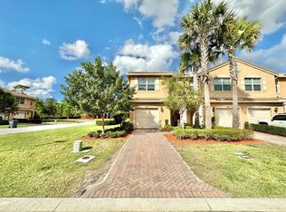 5877 Monterra Club Dr, Lake Worth, FL 33463