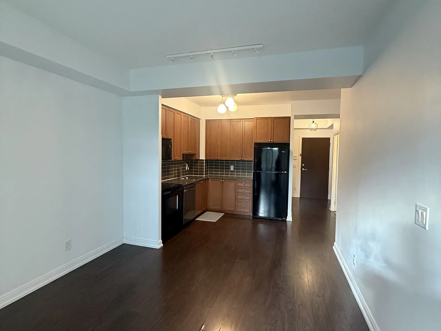 2 bed, $2,400 — Photo 3