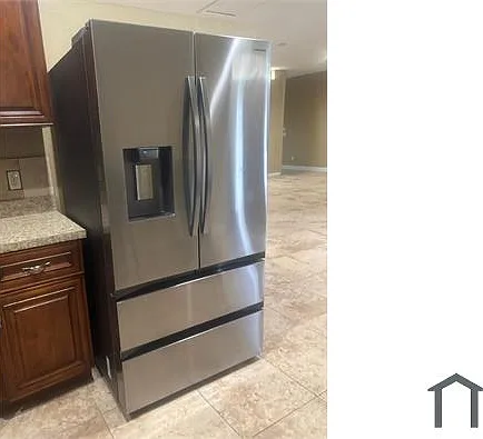 6 bed, 2515 sqft, $3,600 — Photo 3