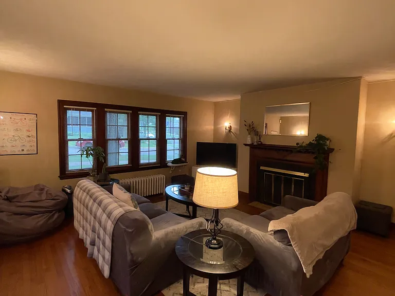 2226 Kendall Ave — Photo 10