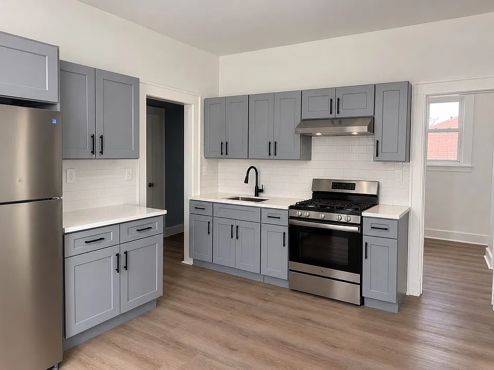 51 Schley St #3