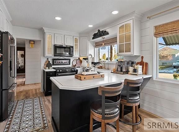 4th image of 606 Calder Ave