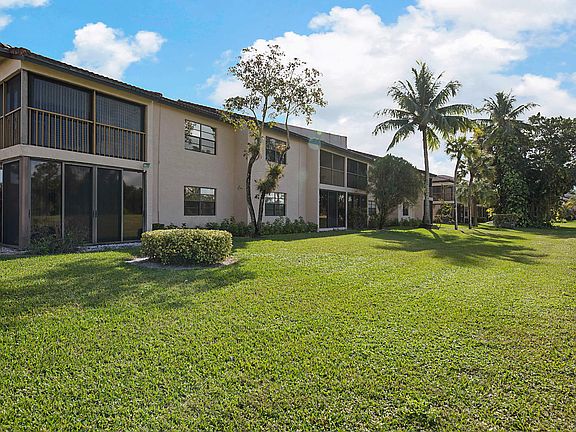 Home For Sale In Boca Lago