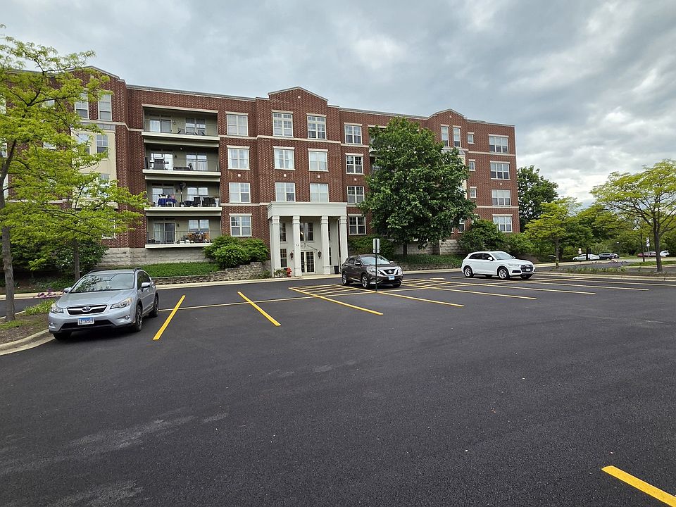 1st image of 715 Astor Ln Unit 401