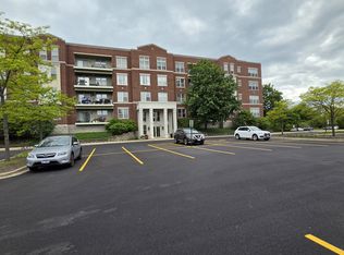 715 Astor Ln UNIT 401, Wheeling, IL 60090