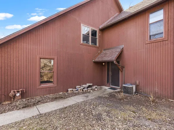 5027 Woodlake Dr, Loves Park, IL 61111