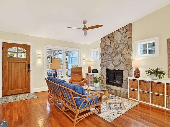 4th image of 207 Mimosa Dr