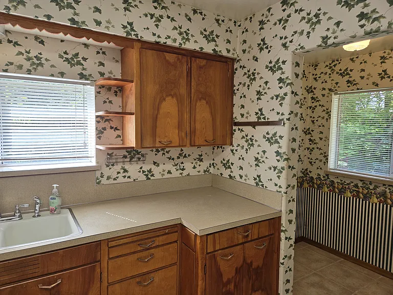 Kitchen with Breakfast nook to the right.