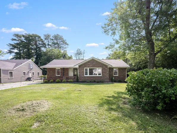 922 McKellar Dr, Tullahoma, TN 37388