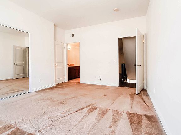 4th image of 429 S Saint Andrews Pl #6