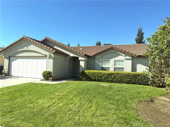 3211 Summer Ln, Madera, CA 93637