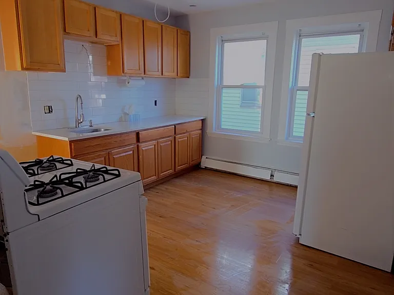 592 River St #2 — Photo 5