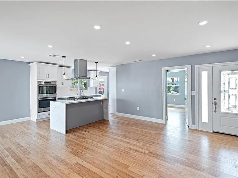 8483 San Capistrano Way — Photo 5