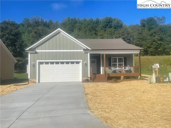 256 W Evergreen Street, West Jefferson, NC 28694