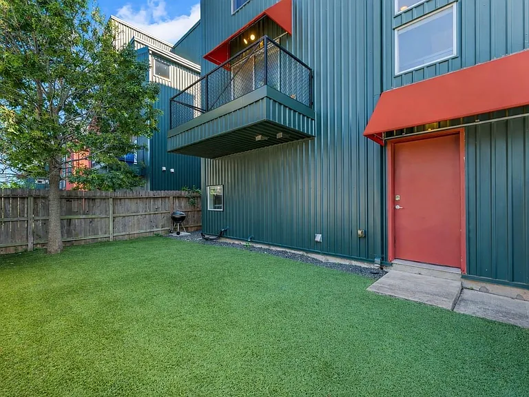 3012 Commerce St — Photo 27
