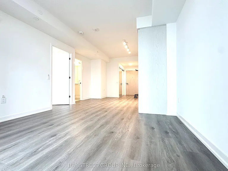28 Interchange Way #4102 — Photo 11