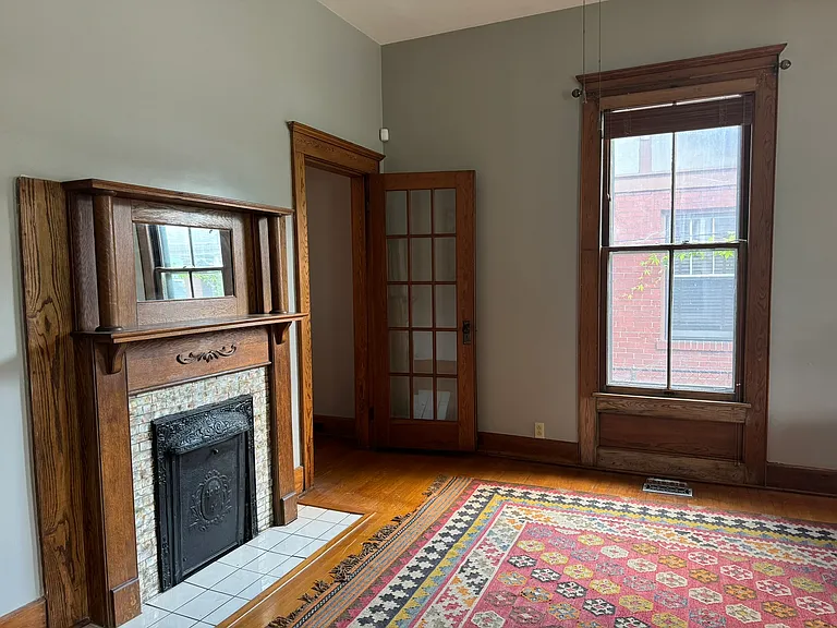 Front Parlor to Dinning Room